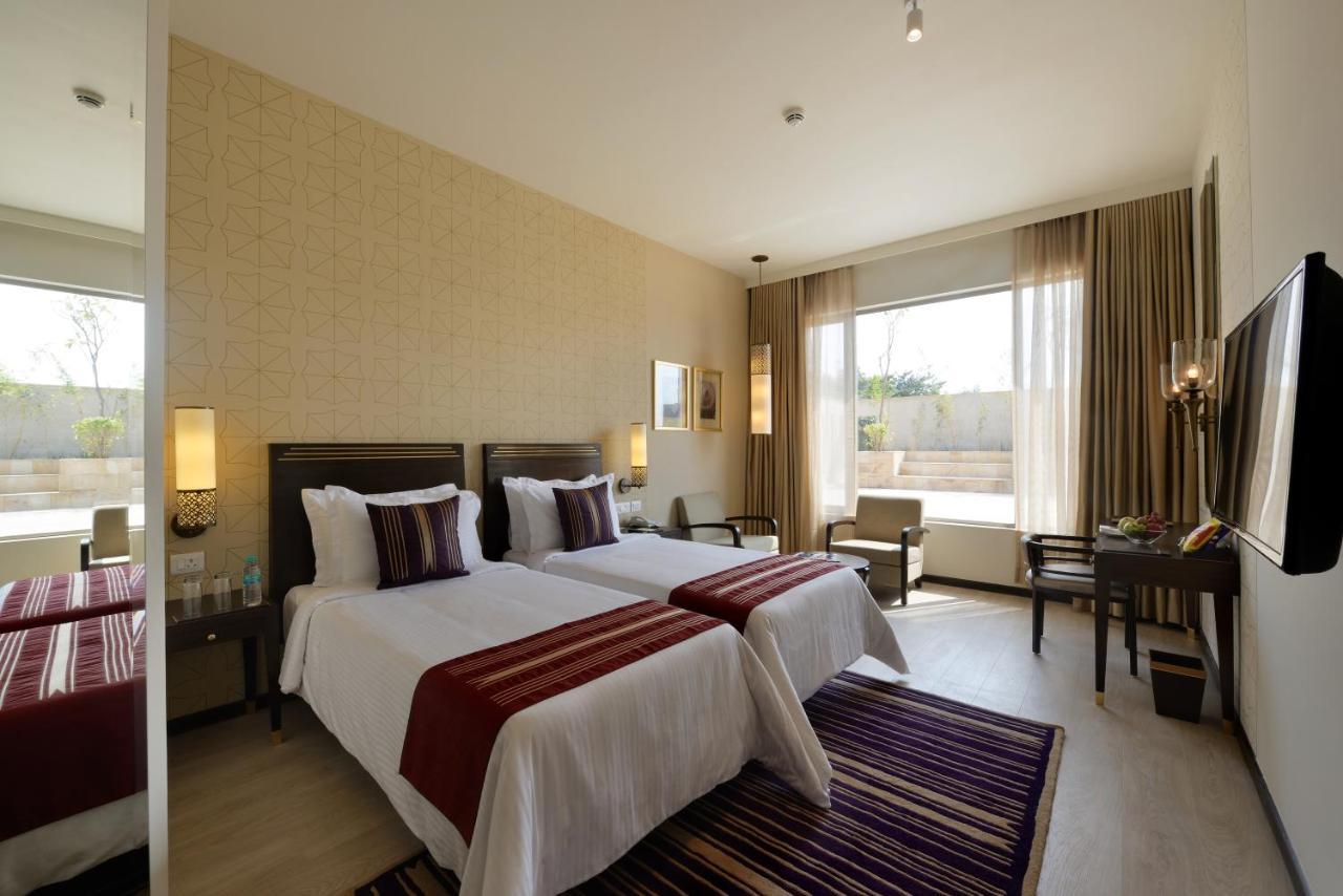 Marasa Sarovar Premiere Tirupati Exterior photo A room at the Taj Bengal