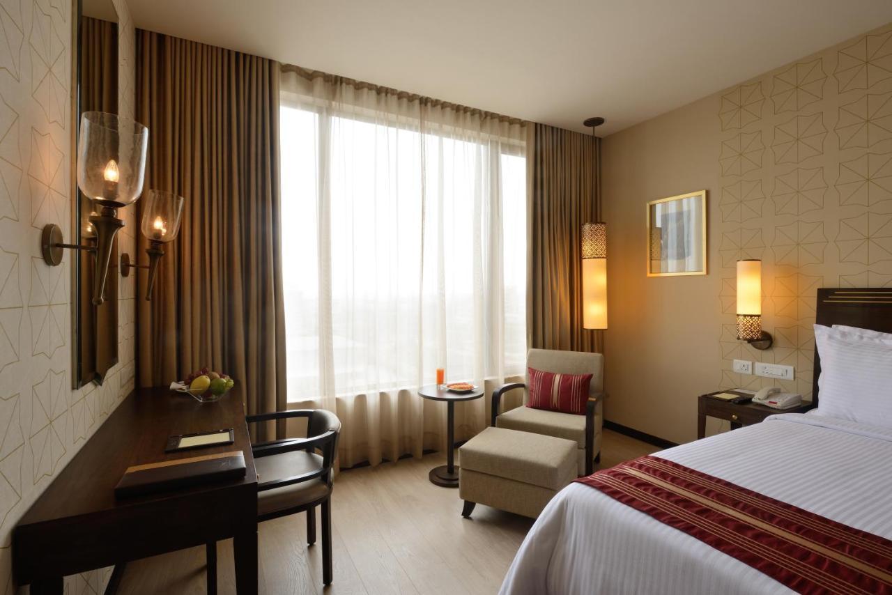 Marasa Sarovar Premiere Tirupati Exterior photo A room at the Taj Bengal