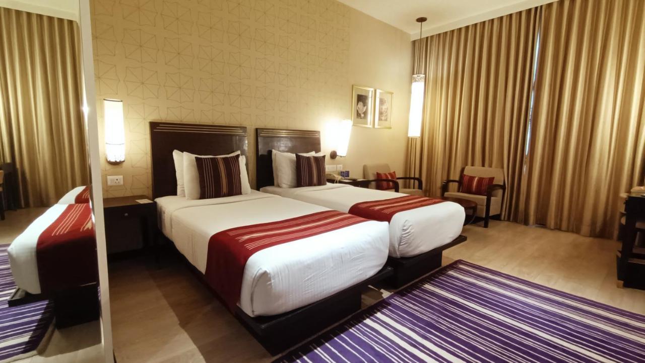 Marasa Sarovar Premiere Tirupati Exterior photo A room at the Taj Bengal