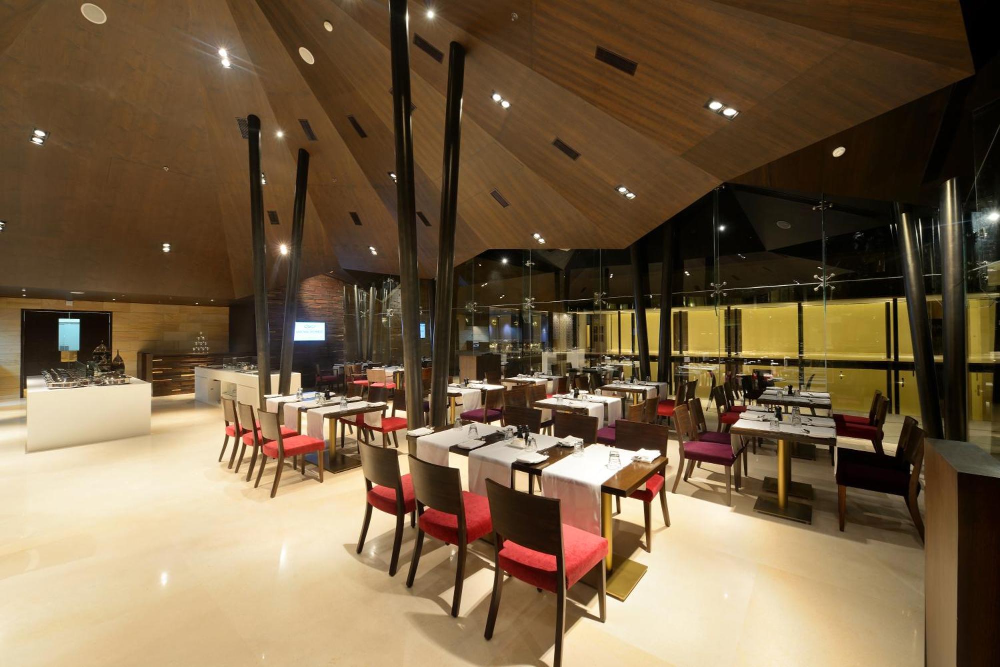 Marasa Sarovar Premiere Tirupati Exterior photo The restaurant