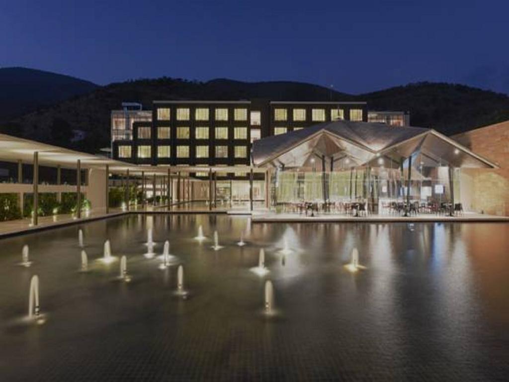 Marasa Sarovar Premiere Tirupati Exterior photo The hotel at night