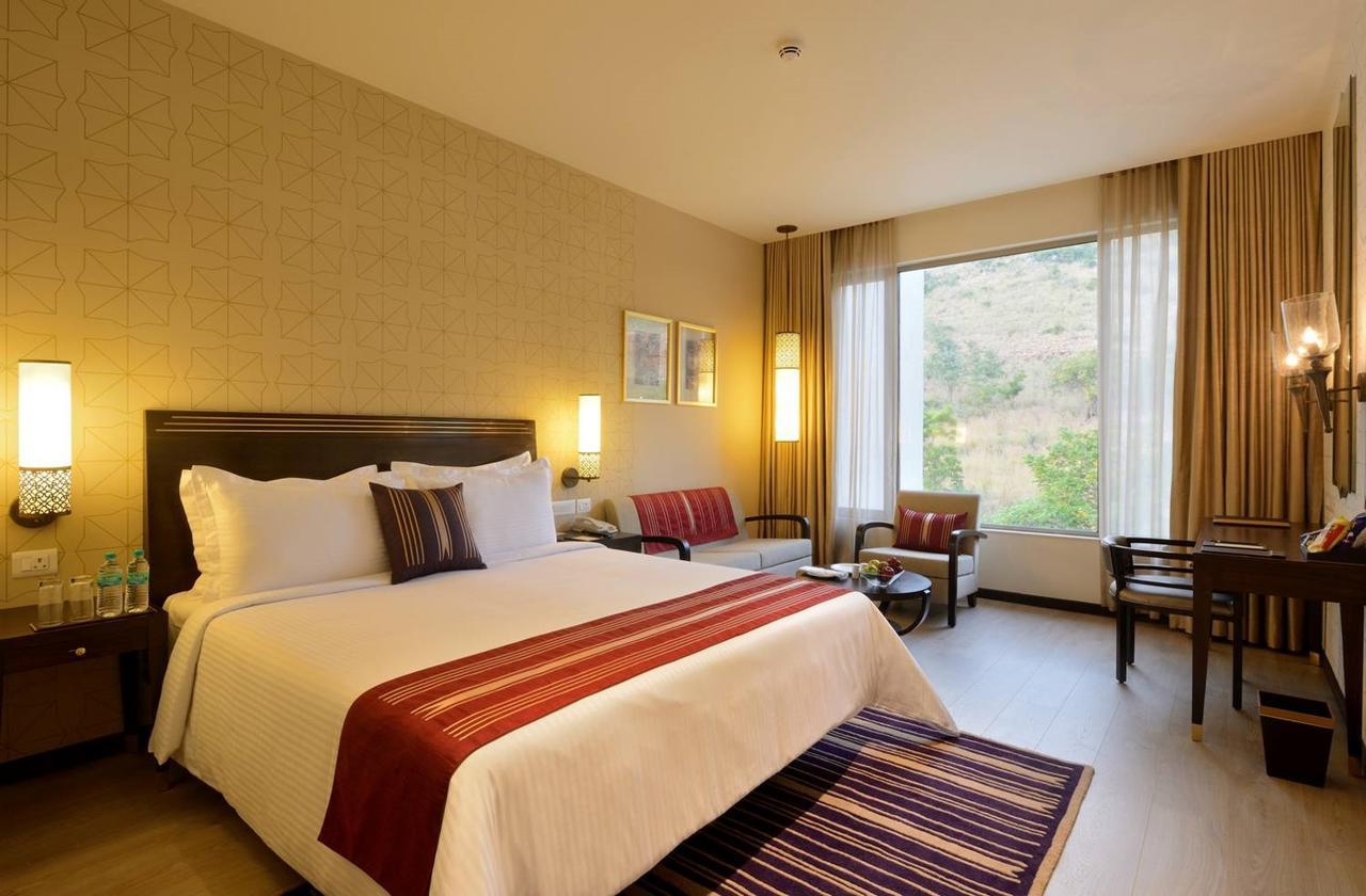 Marasa Sarovar Premiere Tirupati Exterior photo A room at the Taj Bengal