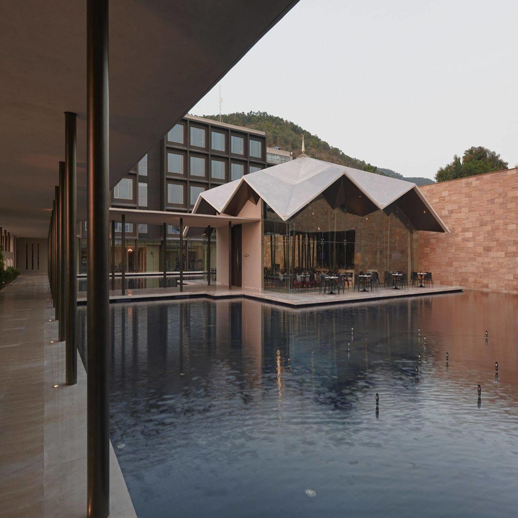 Marasa Sarovar Premiere Tirupati Exterior photo The hotel's lobby