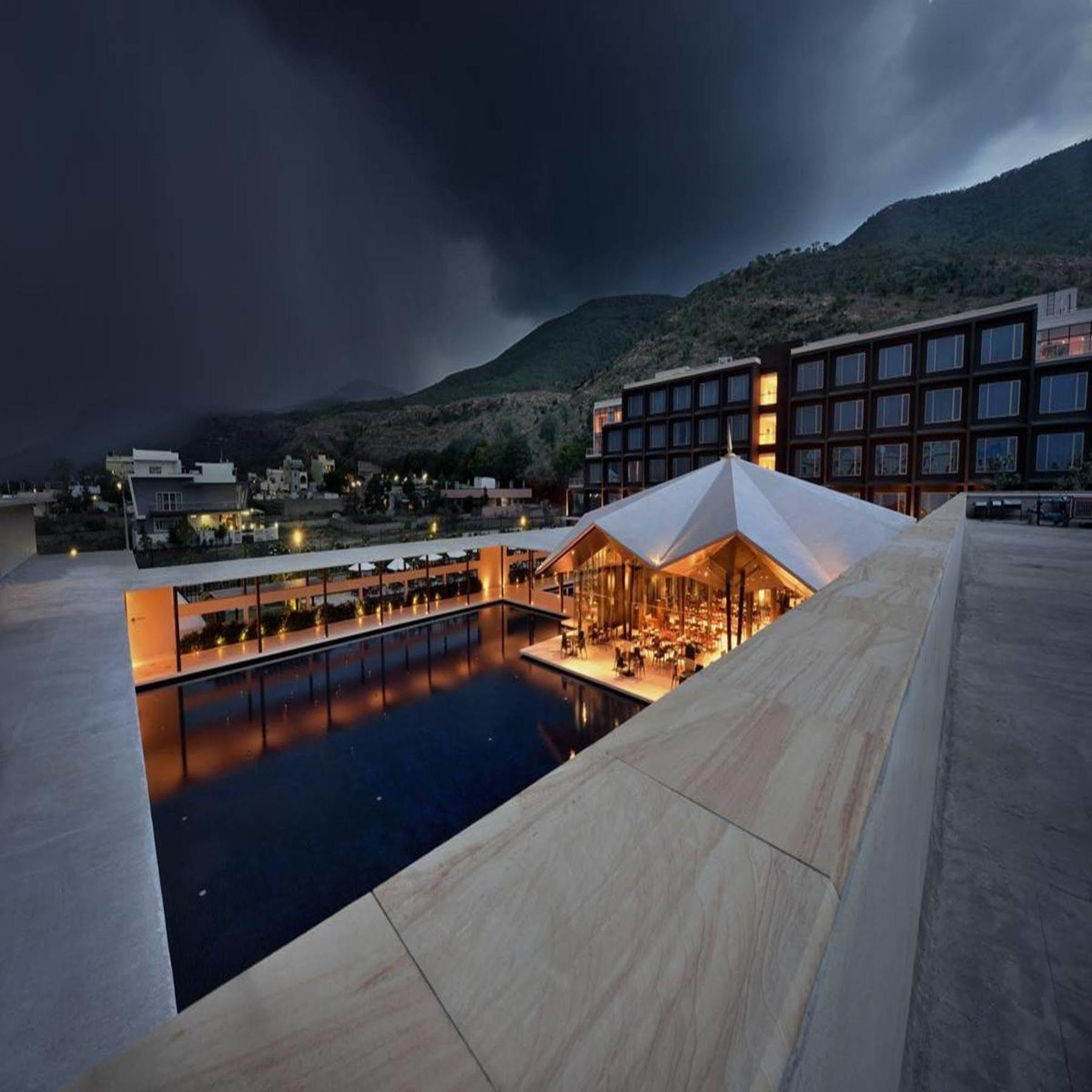 Marasa Sarovar Premiere Tirupati Exterior photo The hotel at night