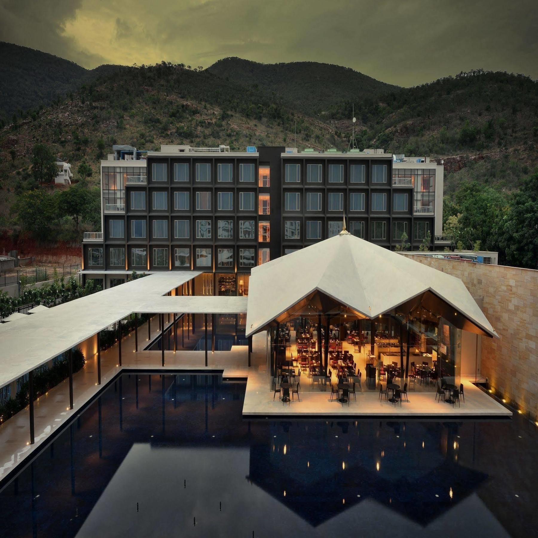 Marasa Sarovar Premiere Tirupati Exterior photo The hotel's main building