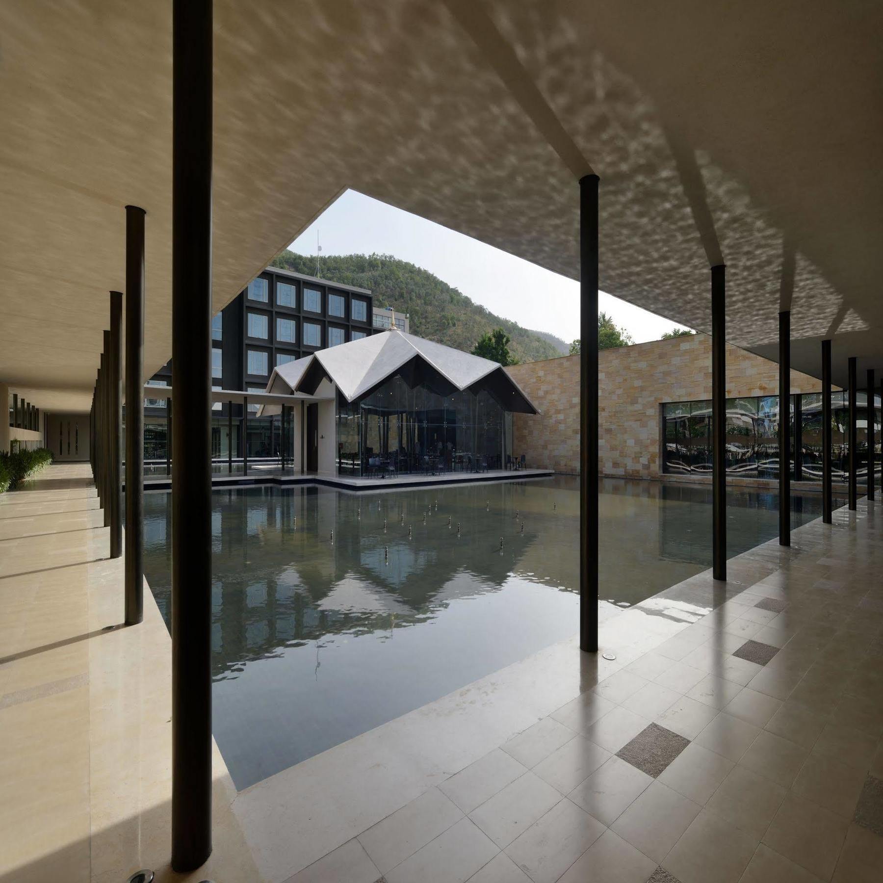 Marasa Sarovar Premiere Tirupati Exterior photo The hotel's interior